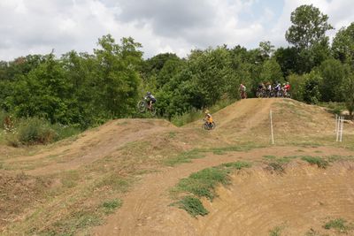 CONTEST auf der Dirt-Bahn