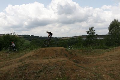 CONTEST auf der Dirt-Bahn