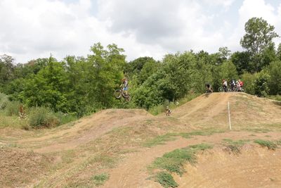 CONTEST auf der Dirt-Bahn
