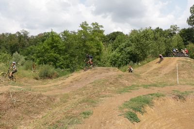 CONTEST auf der Dirt-Bahn