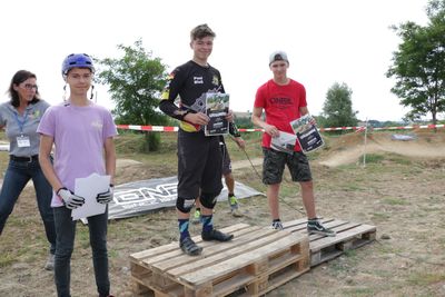 CONTEST auf der Dirt-Bahn