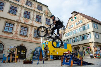 Vorführung auf dem Marktplatz