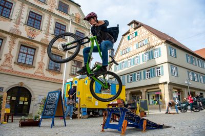Vorführung auf dem Marktplatz